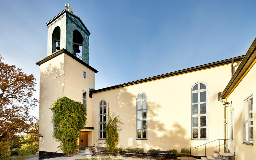 Gudstjänst i Breviks kyrka 5 november kl 11.00 Söndag efter alla helgons dag Ingen gudstjänst 5 november i Breviks kyrka. Sammanlyst till Lidingö kyrka. 12 november kl 11.