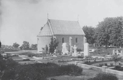 BYGGNADSVÅRDSRAPPORT 2007:41 11 Händelsehistorik 1893 Invigning av nya västra kyrkogården, sedermera Dunkehalla kyrkogård. Förslaget upprättat av H W Andersson. (JLM) 1898 Gravkapell.