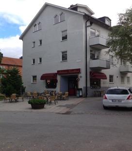 " Behovet av varor ökade när staden växte och snart fick vi vårt första centrum.