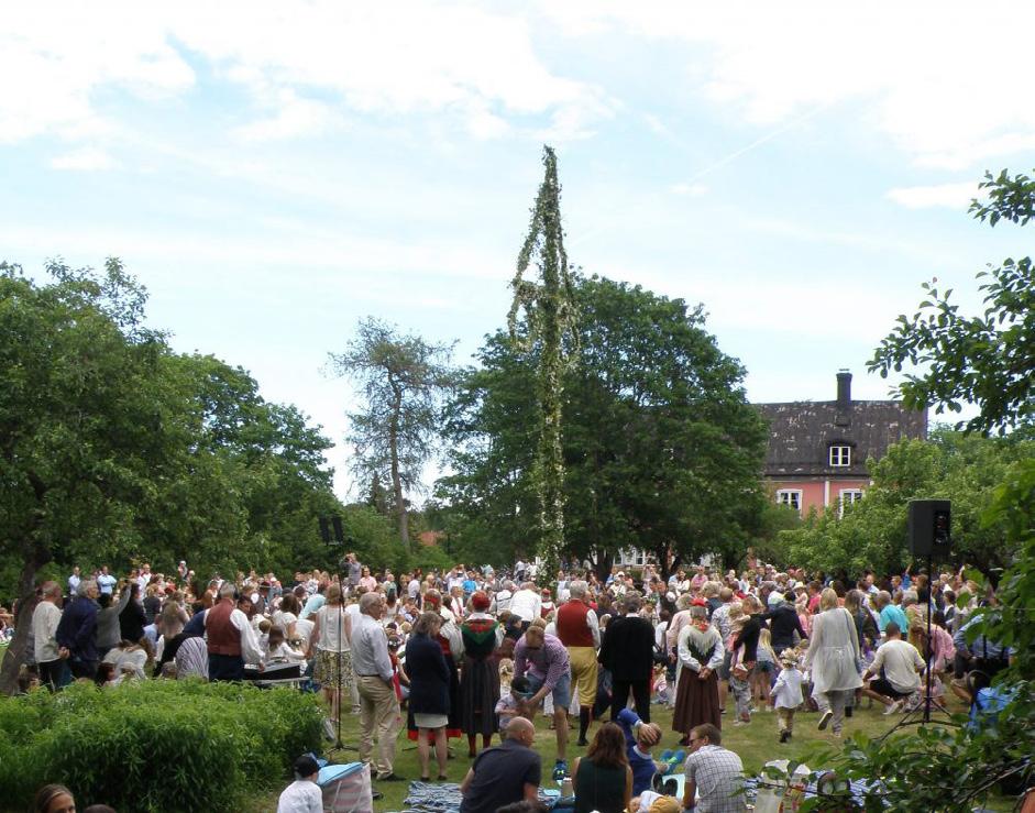 Efter många nervösa timmar visade det sig att allt gick bra med det traditionella firandet. Gräs mattan, som var finare än någonsin, blev full satt och många tror att det var publikrekord.