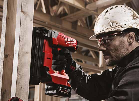 elektronik och REDLITHIUM-ION batterier byggt av Milwaukee Teknologi
