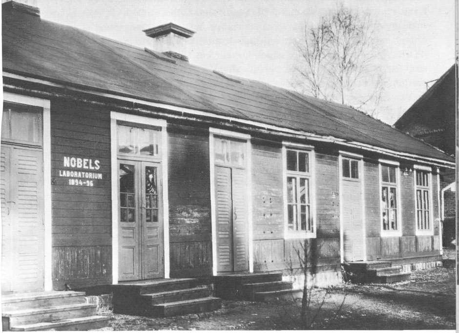 En av Alfred Nobels första åtgärder var att inrätta ett laboratorium, vars byggnad ännu är bevarad. tiden en stabiliserande faktor för Bofors rykte som kanonindustri.