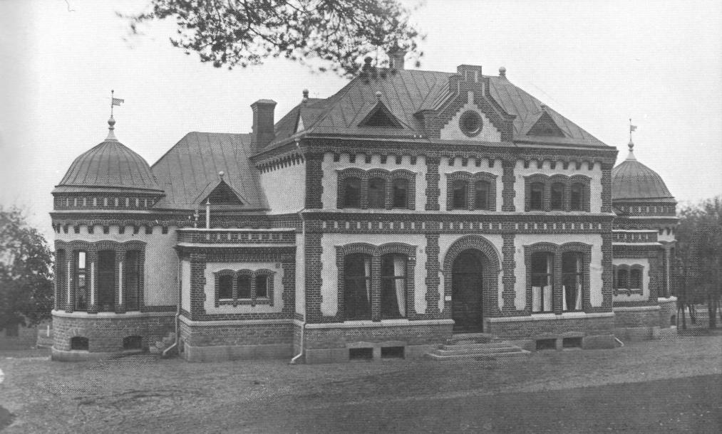 Karlskogas sjukstuga av år 1901 innebar ett stort framsteg för sjukvården. Den bildade också ett uppmärksammat blickfång i samhällsbilden.