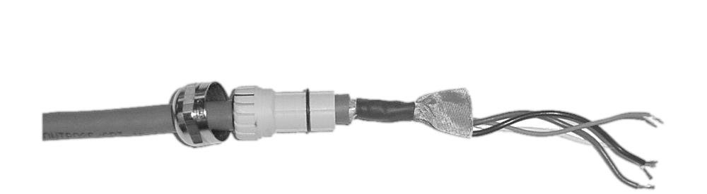 Applicera värme (120 C eller 250 F) för att krympa röret, utan att bränna kabeln.