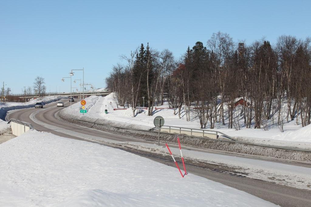 3.2 Scenario 1 Nutid ca 2016 I scenario 1 påverkar markdeformationerna väg E10 i så stor omfattning att befintlig väg E10, tas ur bruk mellan Silfwerbrandsgatan och Stationsvägen.