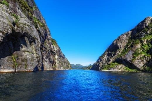 Till slut lyckades roddbåtsfiskarna dock bryta blockaden. Lofoten Krigsminnemuseum har Norges största utställning av uniformer och föremål från andra världskriget.