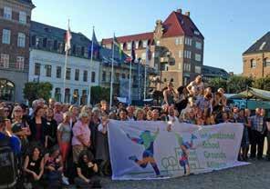 Miljöframsteg Världens skolgårdar möttes i Lund Sverige, och i synnerhet Lund, ligger långt fram globalt sett när det gäller att se utemiljön som en självklar, utmanande och lustfylld plats för lek,