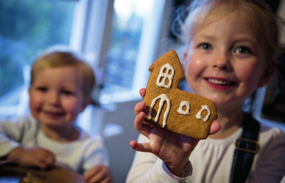 Julgåvan Gör julen bättre för fler Det finns många i Växjö med omnejd som inte har inte råd att köpa julklappar, julmat och annat som hör julen till. Var med om bidra till en bättre jul för fler.