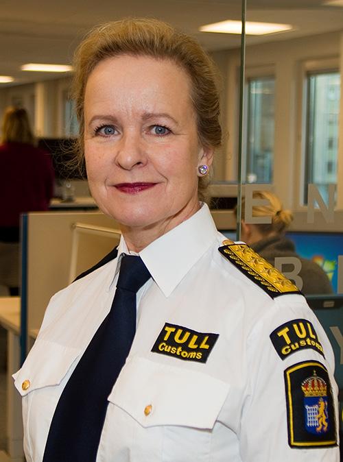 Smuggling och illegal handel med varor utgör en central del i den tullrelaterade organiserade brottsligheten, både i Sverige och internationellt.