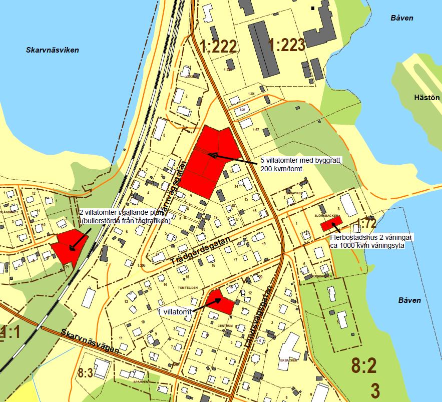 Bostäder I Sparreholms tätort finns totalt cirka 435 bostäder, varav 275 i småhus och omkring 160 i flerfamiljshus.