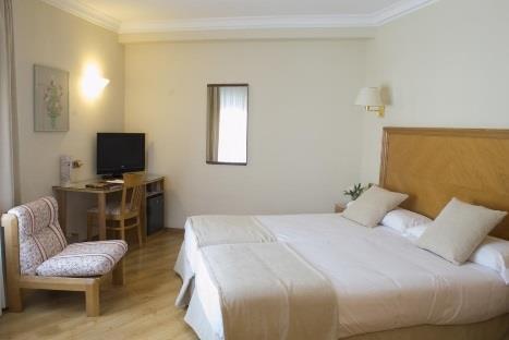 VI BOR PÅ FÖLJANDE HOTELL I MAJ 18 19 MAJ MADRID (i närheten av