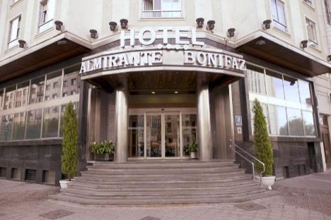 20 28850 Torrejón Hotellet ligger i anslutning till Madrids