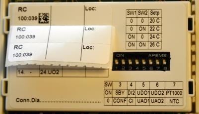 Aktuell plinttyp (1,1 mm stift) Etiketthantering På elektronikkassettens baksida finns en uppsättning etiketter som underlättar omfattande installationer av Midiregulatorer.