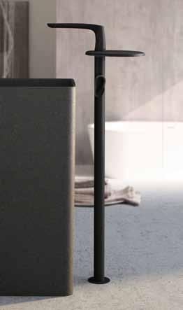 Nej, detta är inte en lampa. Closer är det allra senaste från Zucchetti, ett duschmunstycke designat av Diego Grandi. En mottyngd gör Closer stabil oavsett riktning.