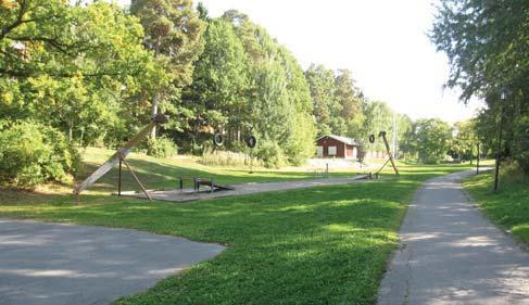 Vitrosagata Hagsätra skola 4 T Hagsätra Cetrum Ohlshammarsgata Porlabacke Sociala: Bollspel, grö oas, lek, pickick, promeader, pulkaåkig och sitta i sole.