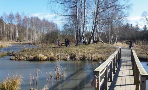 E O TS Ga m la Bullerskyddat och tyst. ag el u T Omgivigara ka upplevas otrygga. Området utyttjas ﬂitigt av de boede i ärhete.