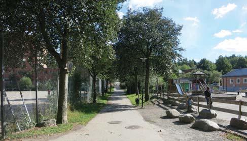 17. RÅGSVEDS CETRU- PORLABACKE /700 m DALSTRÅKSPARK Porlabacke Parkstråket orr om cetrum upplevs välskött med sia klippta gräsytor och varierade trädbeståd. Låg skötselivå som bör höjas.