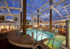 Möjligheter till nöjen är oändliga, här finns bio- och teatersalong med varierande underhållning och casino.