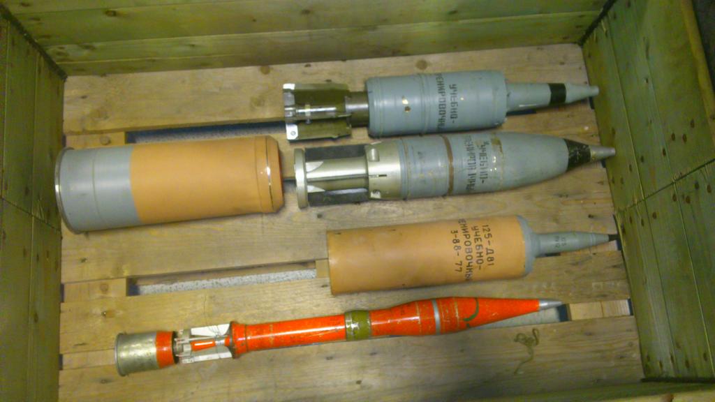 Centurion Unversal Tank 1945-2003 (2003) Osprey Pub.