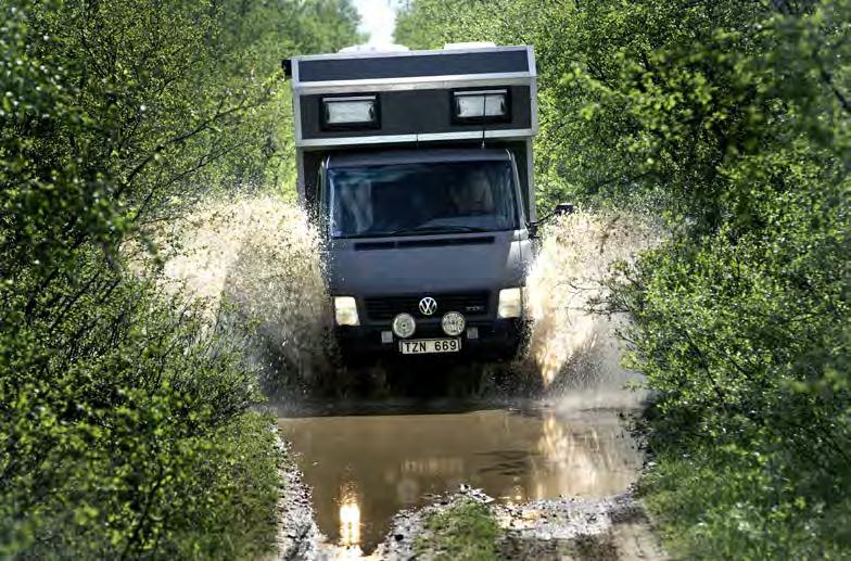 Nästa steg var bodelen, eller campern. Hur bygger man en sådan som klarar stora vibrationer, står emot hårt väder och är bra isolerad?