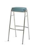 stolar/pallar chairs/stools stack BY JOHN-BERTIL HÄGGSTRÖM Barpall i 2 höjder med stativ i stålrör. Stativ i standard (svart, vit eller silver), krom, eller. Sits i trä och gjuten kallskum.