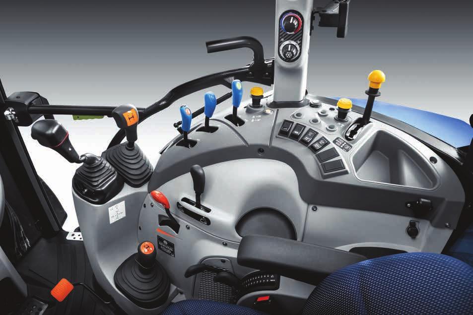 14 KRAFTUTTAG OCH HYDRAULIK Hydraulisk flexibilitet. Konstruerad för blandlantbruk. Möjligheten att bara kunna välja en hydrauliklösning som passar alla var aldrig på tal för T5-serien.