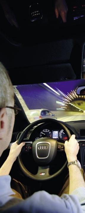 Förnuftet säger snålmotor, men visst tusan drömmer alla om en V8. Audi A4 och Mercedes C- klass är vad många menar med lagom stora. I kombiutförande dessutom lagom praktiska.