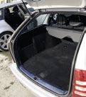 Men AMG-ingenjörerna har i samband med motorbytet modifierat en hel del gentemot C 32.