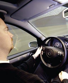 Så har också Audi en växel till och inte samma vrid att jobba med. Växlingspaddlar med bättre ergonomi än i Mercedes finns att få på ratten. De kostar 2 700: extra och saknades på testbilen.