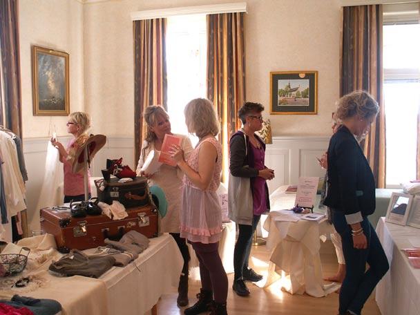 Kvinnlig hälsomässa tillsammans med Linde All Girls 28 april Som ett av sina första evenemang ordnade Linde All Girls tillsammans med församlingen en hälsodag lördag 28 april.