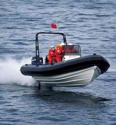 Patrol 750 Den här en båtserie för professionellt yrkesbruk och har utvecklats för så krävande användare som räddningsorganisationer, kustbevakning, försvar, brandkår, handelsflotta, oljeborriggar,