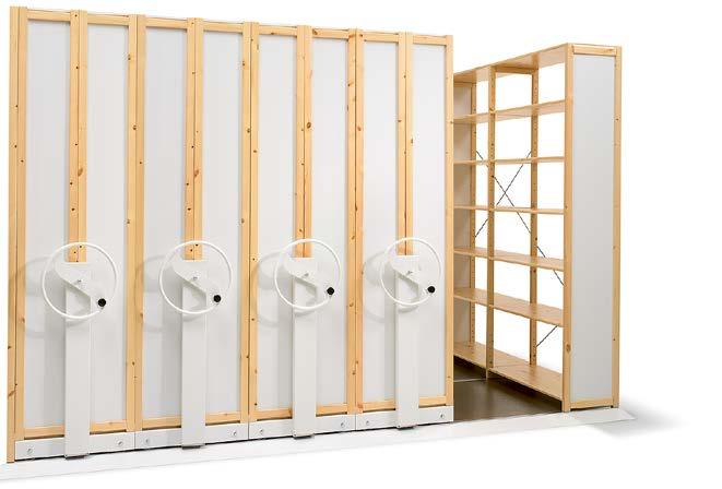 Gavlar och hyllplan i massiv lackerad furu. Arkivet tål hög belastning ca 100 kg per hylla.