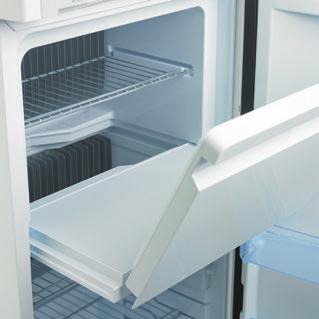 KYLSKÅP ABSORPTION ABSORPTIONSKYLSKÅP FÖR FRITIDSHUSET OCH CAMPING Dometic Absorptionskylskåp ger dig valfriheten att använda gasol, 12 volt (RF 60/62) eller 230 volt som energikälla.
