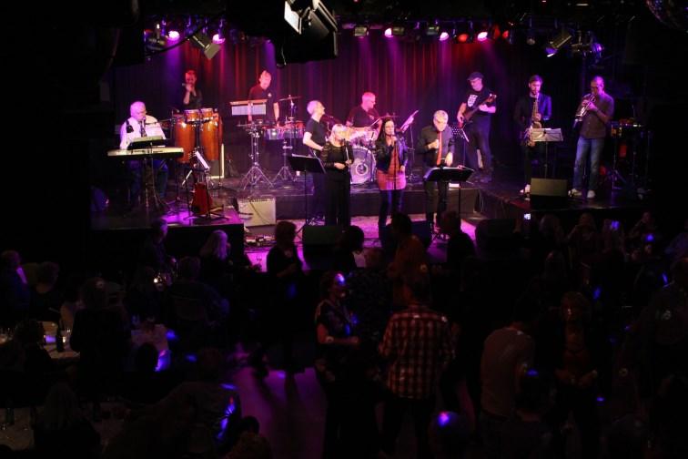 Total spelar Paul Simon och en quiz på köpet - oemotståndligt Lördag 7 april klockan 14:00-15:30 samt ger dig läckra tips på vad du kan göra med din skörd. https://farbrorgron.blogspot.