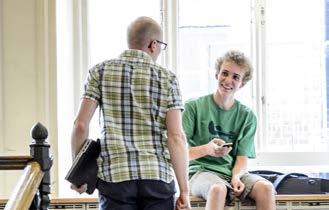 Alla våra välutbildade ekonomilärare har yrkeserfarenheter av såväl marknadsföring som revision och bankverksamhet. Detta ger undervisningen ytterligare djup. Valfriheten är stor.