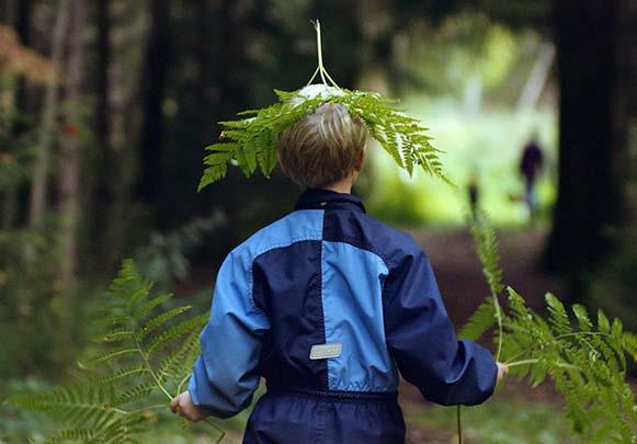 se/film/krig/ När 11-årige Malte flyttar till ett nytt område med sin mamma, landar han mitt i en konflikt mellan två gäng.