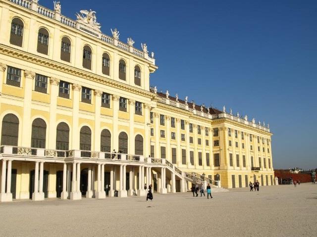 Via Sacra, Wien Lilienfeld, 4 nätter 2(6) Dag 1 Ankomst till Wien Under dagen ankommer du till fantastiska Wien och ditt boende för natten.
