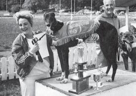 nellt debuterande Midnight Lady på imponerande 30.91 för Siv Täge, SHS. I J-P Cup vann ovannämnde Highv ighvalley Jet krossande allt motstånd på 30.76!