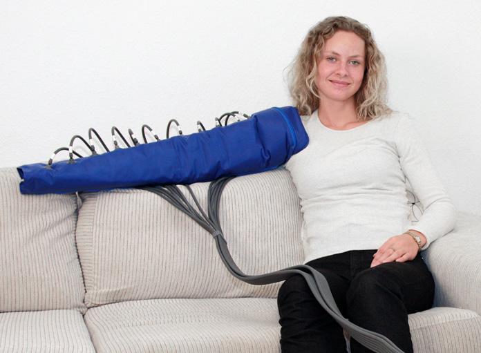 skuldermanschett Skuldermanschett Skuldermanschetten används för personer med ödem både i arm och skuldra. Den sätts fast på armmanschetten med ett blixtlås. Varunr.
