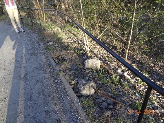 Bild nr 16 Trasigt staket