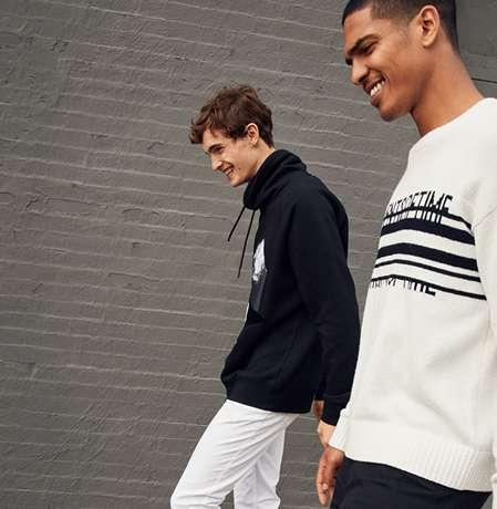 H&M Club finns bland annat i mobilen och ger kunderna poäng på allt de handlar, liksom tillgång till såväl personanpassade