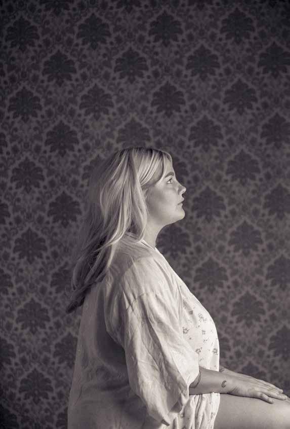 BÄST JUST NU foto: linnea wilhelmsson sarah klang Sarah Klang har tagit hela musiksverige med storm och hon har blivit otroligt hyllad.