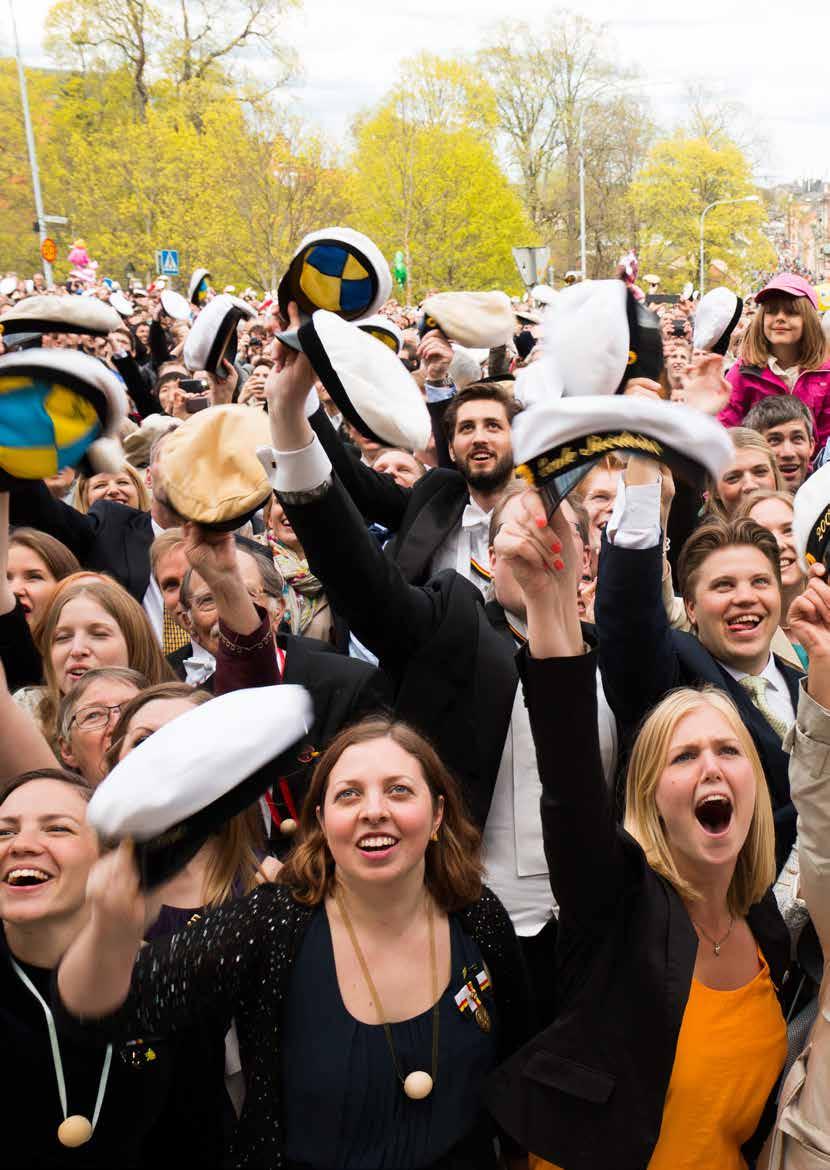 VALBORG Grötfrukost/Champagnefrukost (kl 0:00) Ett lyckat valborgsfirande inleds alltid med en stadig och stabil frukost.