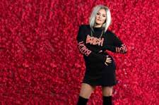 SARAH KLANG SID 0 Detta kommer garanterat bli en av årets bästa konserter i Uppsala. Sarah Klang lämnar ingen oberörd - så missa inte detta!