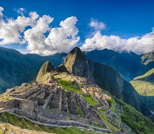 Dag 5: Inka folkets Heliga dal till Machu Picchu. Efter frukost beger vi oss till Ollantaytambo för att ta tåget till Aguas Calientes, eller Machu Picchu staden som den nyligen kommit att kallas.