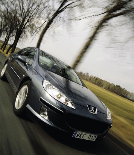 Peugeot-bagaget är minst i gänget. 407 VDAliter är knappt godkänt i klassen. Vid fällning blir dock lastgolvet helt plant, vilket är mycket bra för en sedan.
