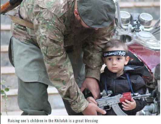 Bild 7.5. Det är en välsignelse att fostra sina barn i Kalifatet, Rumiyah 2, s.16. Barn som erhållit militärträning inom IS benämns som cubs of the Caliphate.