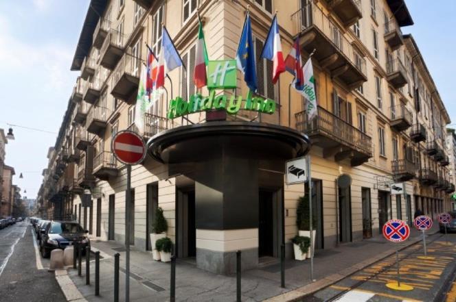 Förmiddagen viks åt en innehållsrik stadspromenad i centrala Turin. Vi ser bland annat Palazzo Reale, ett kungligt slott från 1646-1861 med praktfulla föremål från barock- och rokokoperioden.