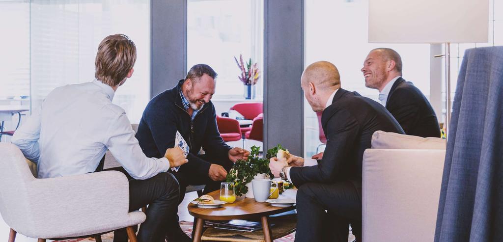 Aktieägare efter genomförd företrädesemission vid full teckning Aktieägare Antal aktier Andel av kapital och röster, % Jimmy Björkman Holding AB 1 221 000 13,66% Martin Strandqvist Holding AB 1 219