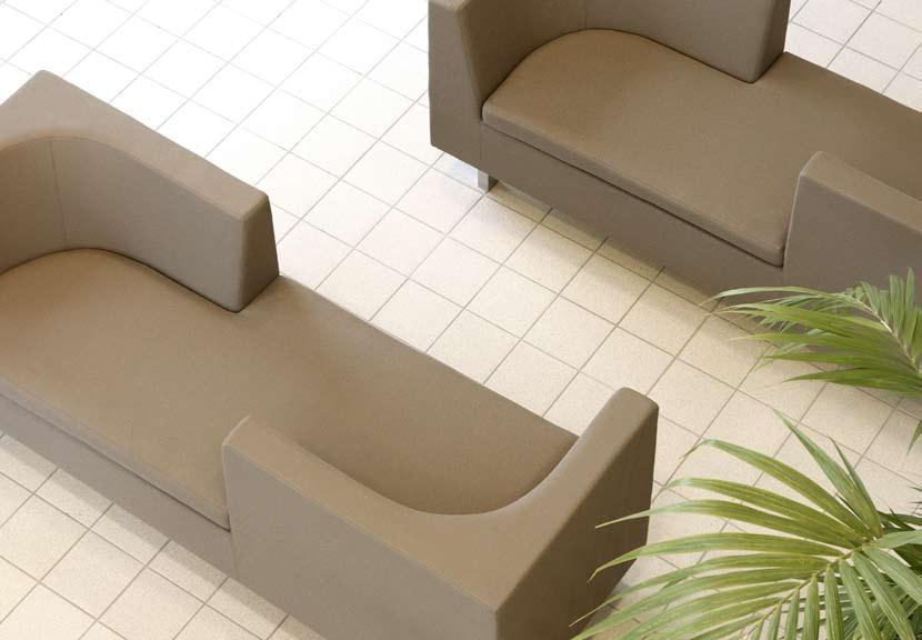 Soffa Edge Avtagbar klädsel på sittdynorna. Dynor av kallskum. Soffa Edge kan byggas i en mängd olika kombinationer från 2-sits soffa till stora U-soffor.